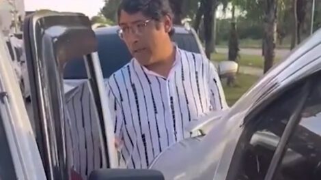 Diputado del MAS con licencia suspendida conduciendo un vehículo