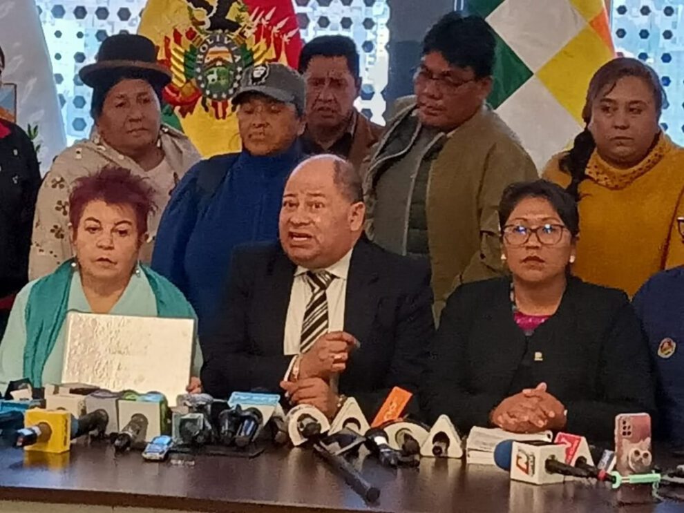 Carlos Romero YPFB denuncia corrupción en la importación de combustibles