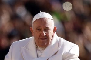 Papa Francisco hospitalizado por infección pulmonar