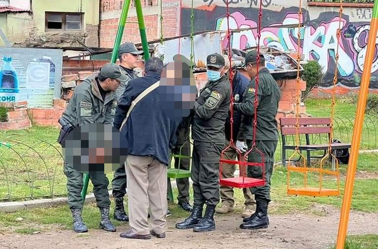 suicidio de dos colegiales en un parque infantil de La Paz