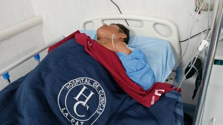 César Apaza, el cocalero, internado en el Hospital de Clínicas