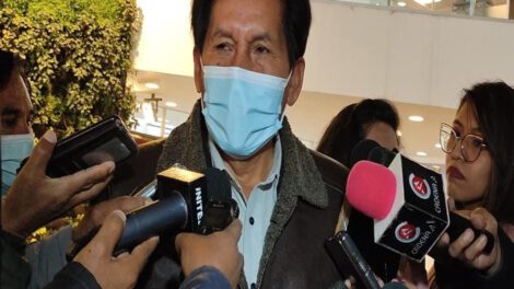 Senador Félix Ajpi expresa su desacuerdo con el avasallamiento de tierras