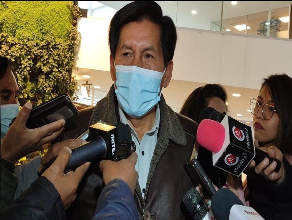 Senador Félix Ajpi expresa su desacuerdo con el avasallamiento de tierras