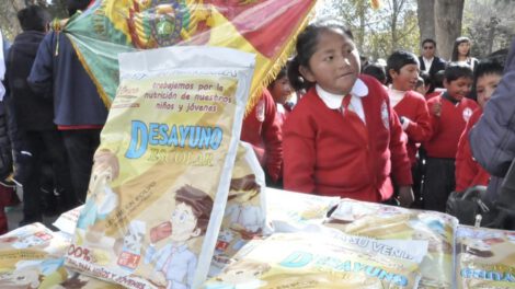 Desayuno escolar en la Alcaldía de Oruro