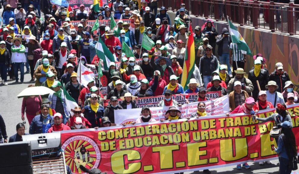 Protestas de los maestros en marcha del magisterio urbano