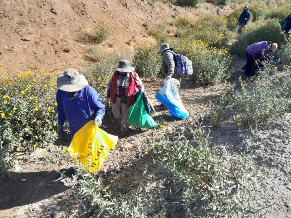 Limpieza en los arenales de Cochiraya