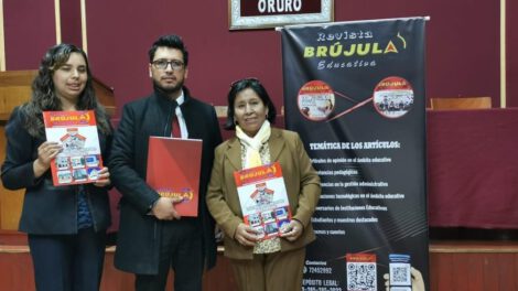 Parte del equipo de la Revista Brújula Educativa
