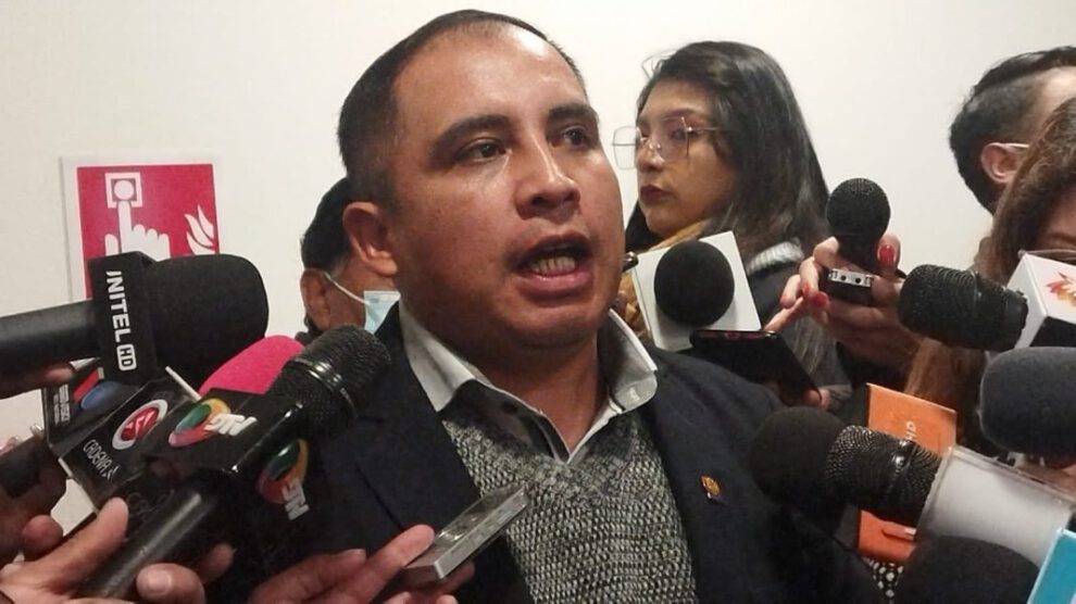 Alberto Astorga critica el despilfarro de dinero del Presidente Luis Arce