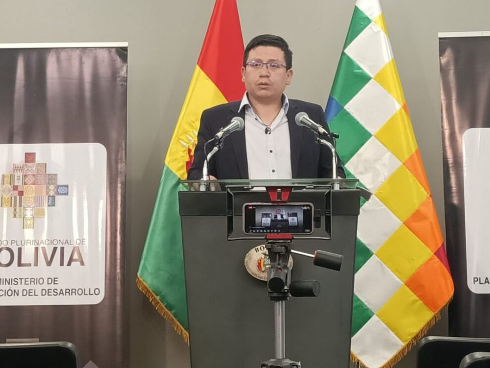 El ministro de Planificación, Sergio Cusicanqui, en conferencia de prensa sobre financiamiento externo