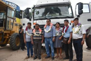 Inversión en maquinaria pesada para mejorar vías de acceso en Yapacaní
