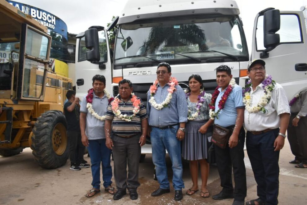 Inversión en maquinaria pesada para mejorar vías de acceso en Yapacaní