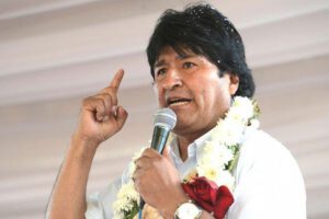Evo Morales defiende estatuto del MAS ante amenazas internas
