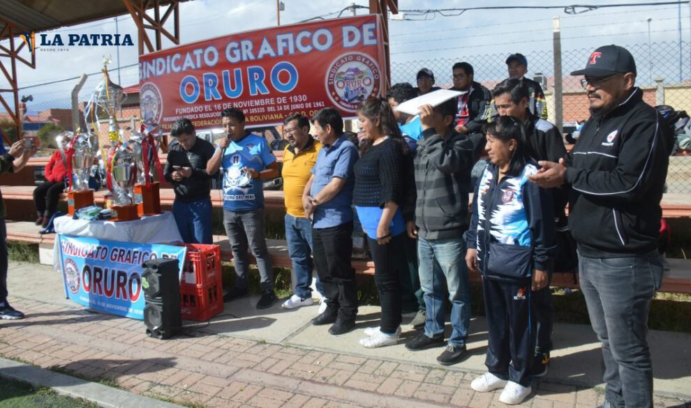 Inauguración del campeonato de fútbol 8 en Oruro