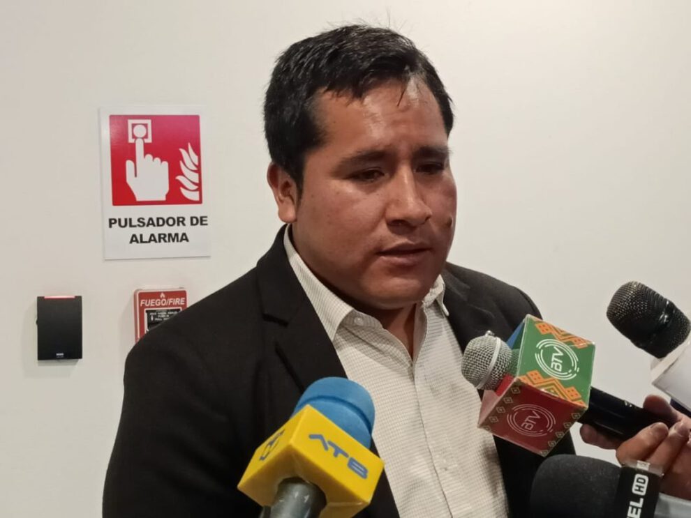Proyectos de ley 304 y 305 sobre libertad de expresión según Israel Huaytari
