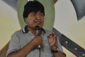 Evo Morales pide al Gobierno dejar de culpar al MAS por problemas causados por ministros