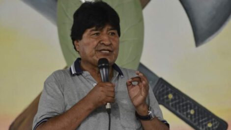 Evo Morales pide al Gobierno dejar de culpar al MAS por problemas causados por ministros