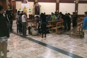 Asesinato de policía en misa en Ecuador