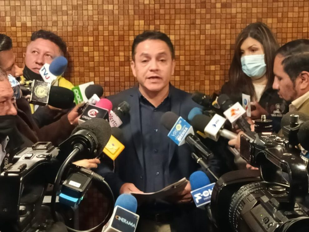 Denuncian que ministros eludieron peticiones de informe
