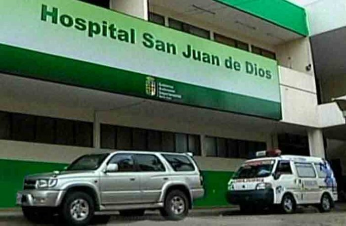 Paro de trabajadores del hospital General San Juan de Dios en Santa Cruz