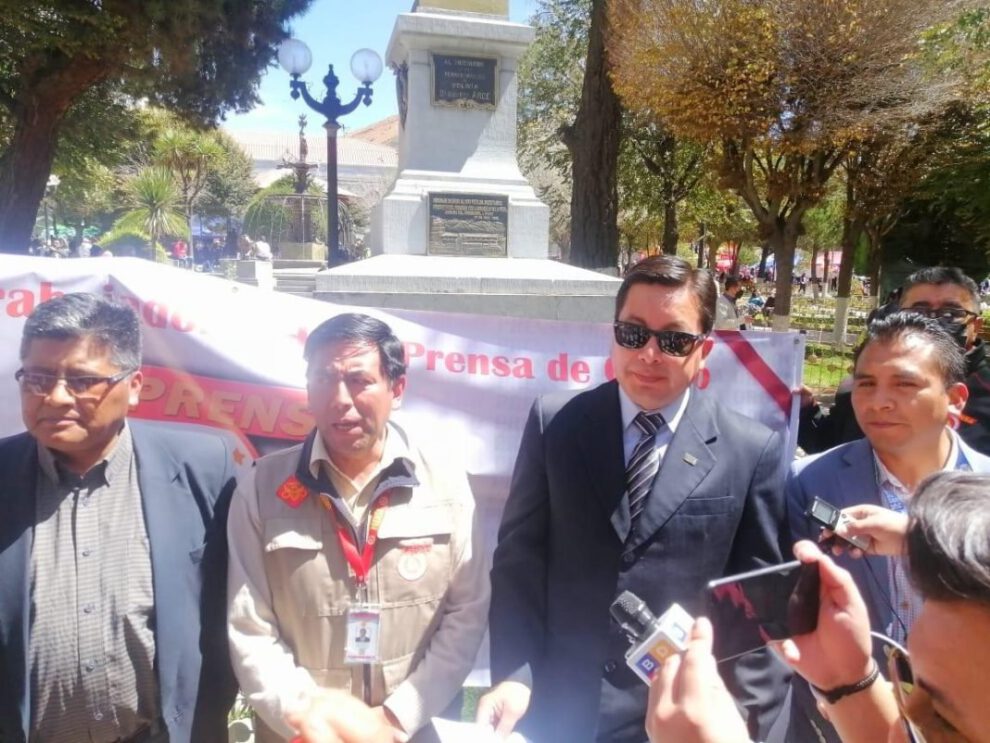 Ley 305 y el rechazo de periodistas orureños