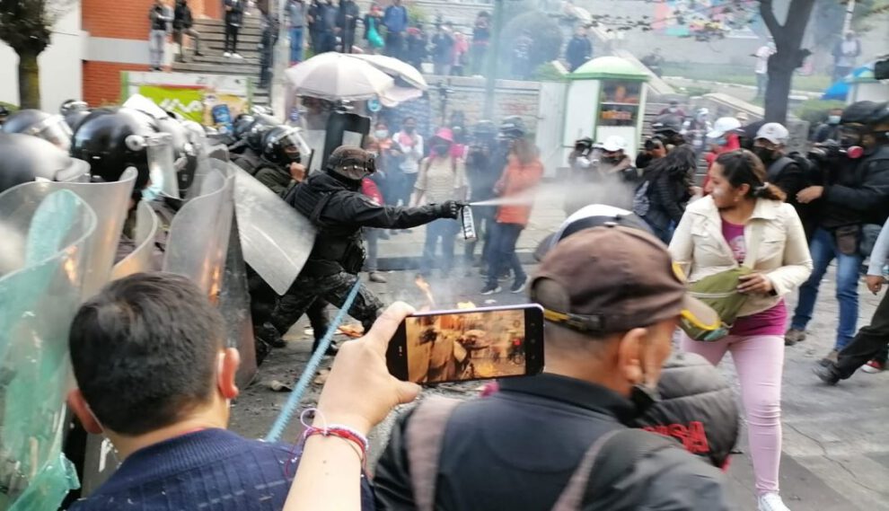 marchas con petardos en La Paz