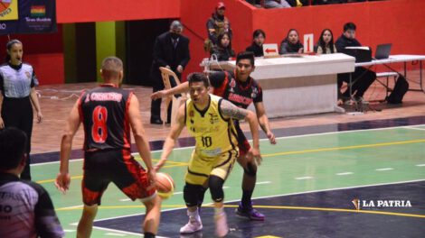 Carl A-Z recupera posiciones en la Libobásquet