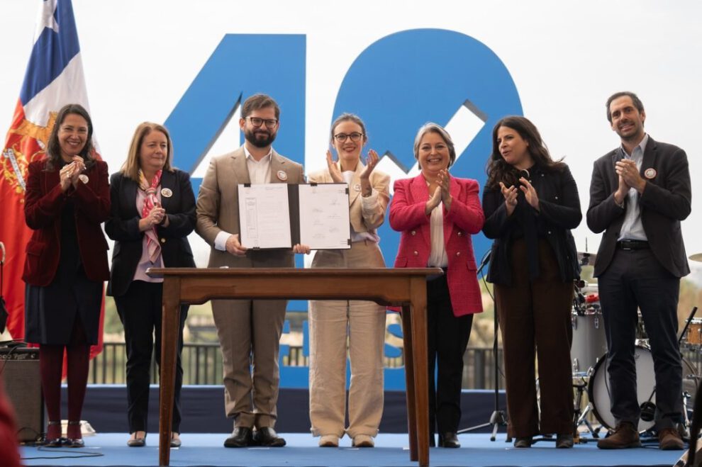 Ley de las 40 horas promulgada por Gabriel Boric en Chile