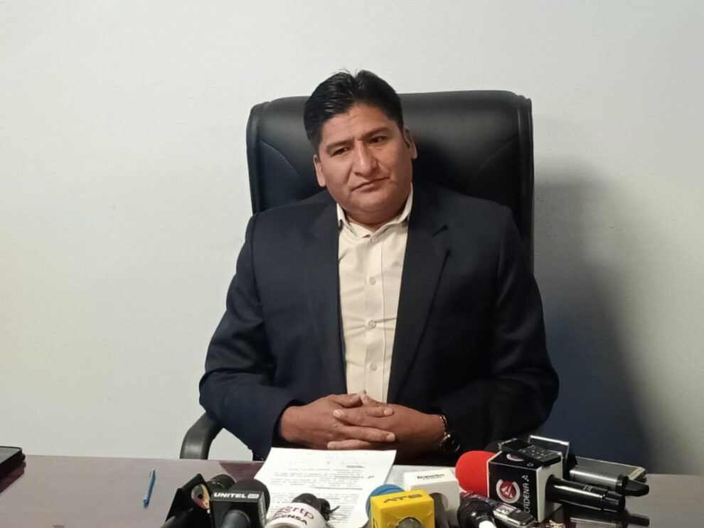 Andrés Flores del MAS acusa a Evo de dañar la imagen del Gobierno