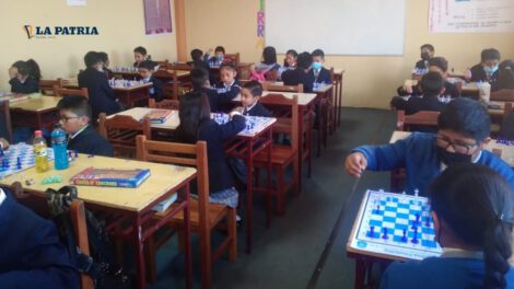 Estudiantes del colegio Filadelfia en la Olimpiada de Ajedrez