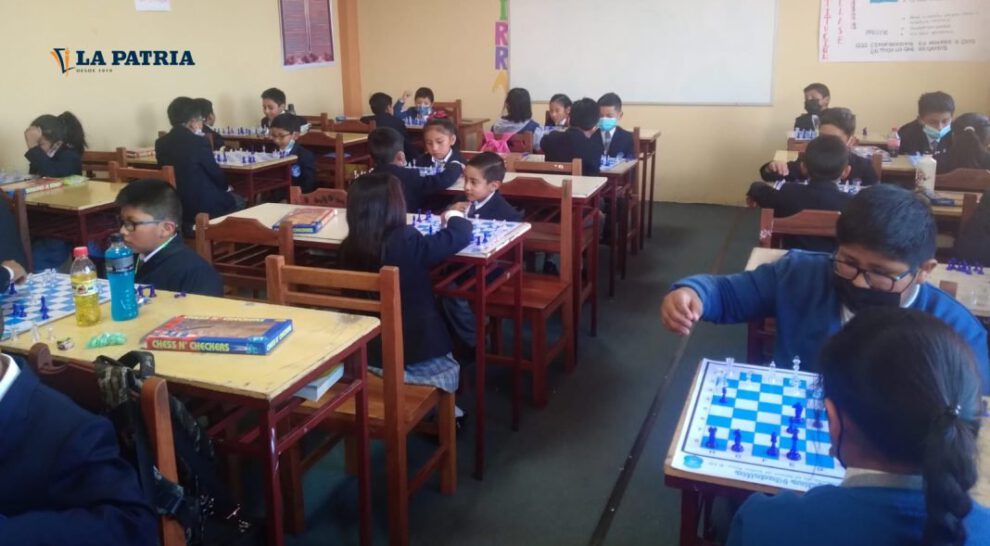 Estudiantes del colegio Filadelfia en la Olimpiada de Ajedrez