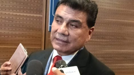 Interpelación al Gobernador de Oruro por viaje a España