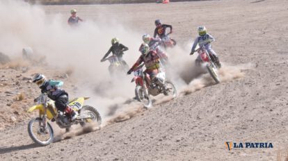 Motociclismo en La Paz con corredores orureños