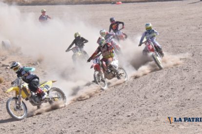 Motociclismo en La Paz con corredores orureños