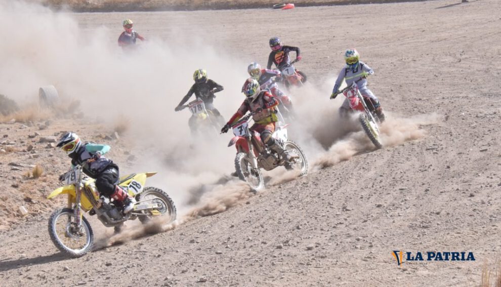 Motociclismo en La Paz con corredores orureños