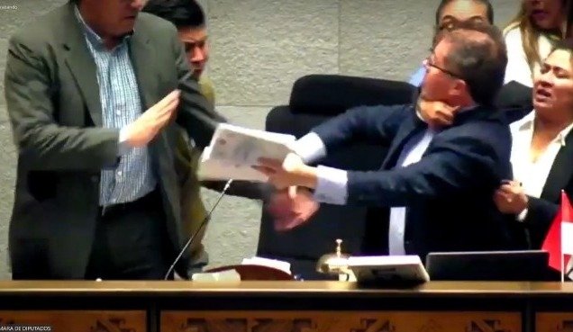 Disputa entre legisladores sobre la Ley del Oro