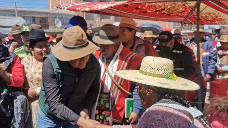 Feria Anual Productiva Socamani con la presencia del alcalde Wilcarani