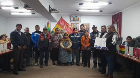 Reconocimiento a canillitas de Oruro por su trabajo