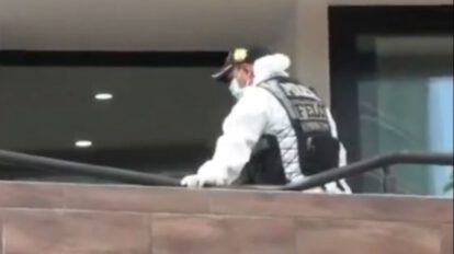 Joven muere al caer del sexto piso en Santa Cruz