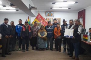 Reconocimiento a canillitas de Oruro por su trabajo