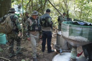 Destrucción de laboratorios de cocaína en el Chapare