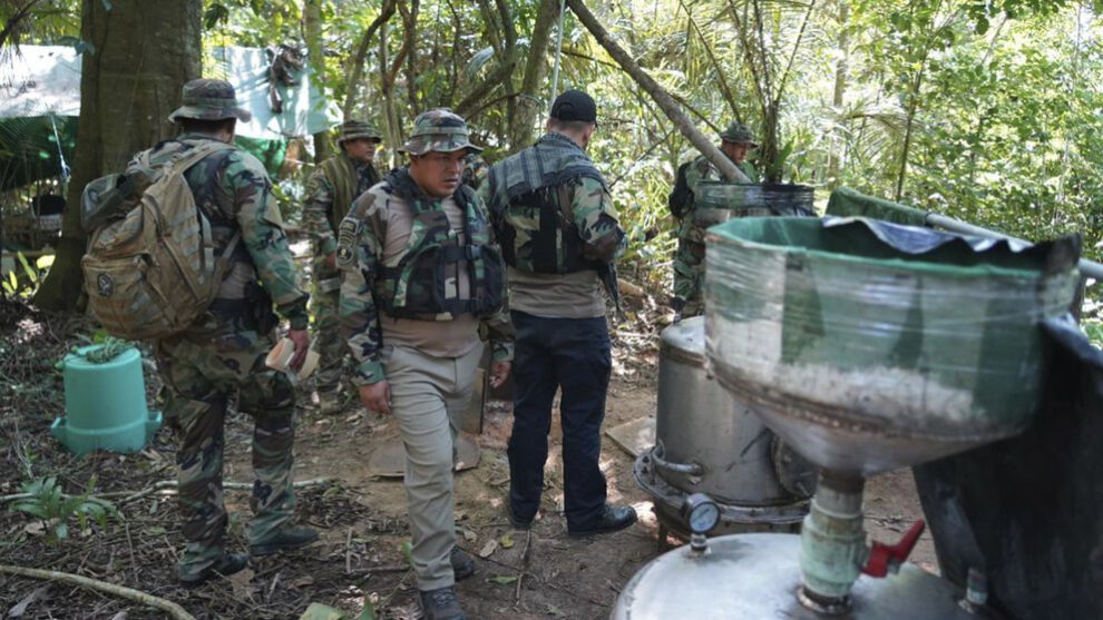Destrucción de laboratorios de cocaína en el Chapare