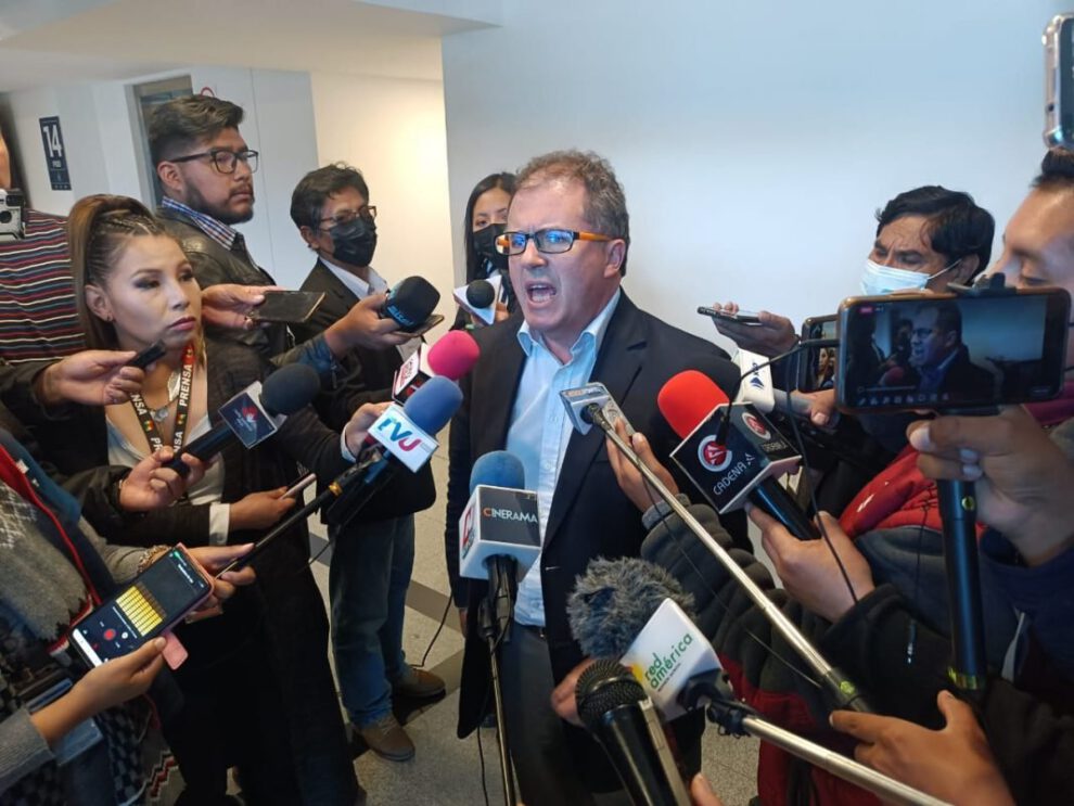 Maletines negros en el contexto político de Bolivia