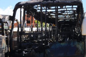 Incendio en taller de chapa y pintura en Sucre