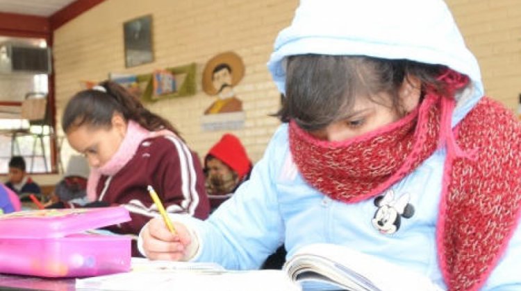 Resfríos en escolares alarman a padres de familia de La Paz