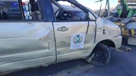 Hurto y conducción peligrosa de un vehículo oficial