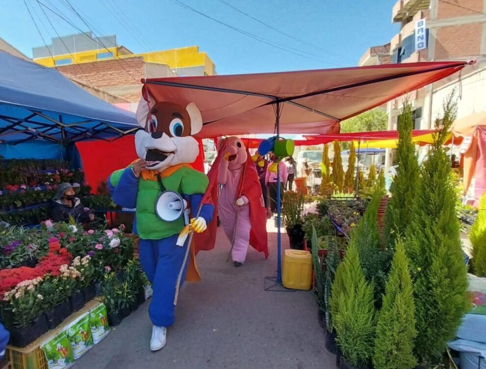 Socializan hábitos de limpieza en Feria Oruro Moderno