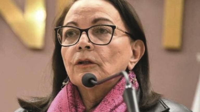 Eidy Roca denuncia que no levantan su arraigo