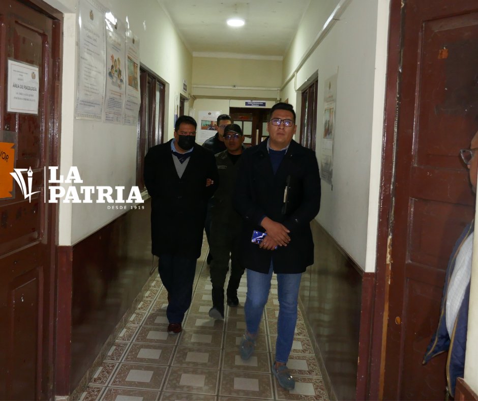 Aprehenden a catedrático por acoso sexual en Oruro