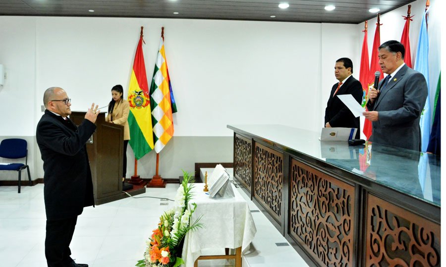 Nuevo Fiscal Departamental del Beni posesionado por Juan Lanchipa Ponce