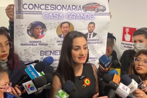Denuncian uso de autos chutos en la Casa Grande del Pueblo